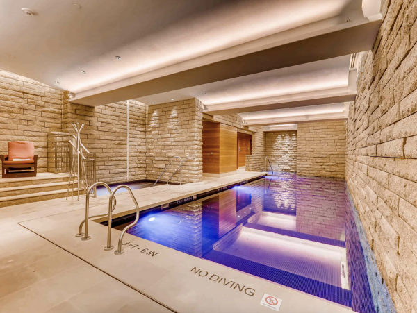 Lavish Penthouse Located in the Center of Vail village